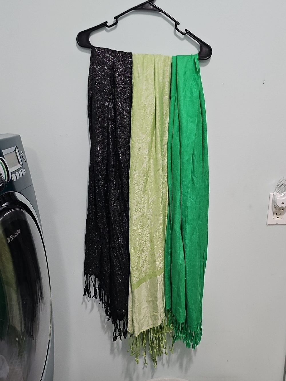 Women’s  Brand New Lightweight Set Of 3 Fringe Scarves - Black, Light/dark Green